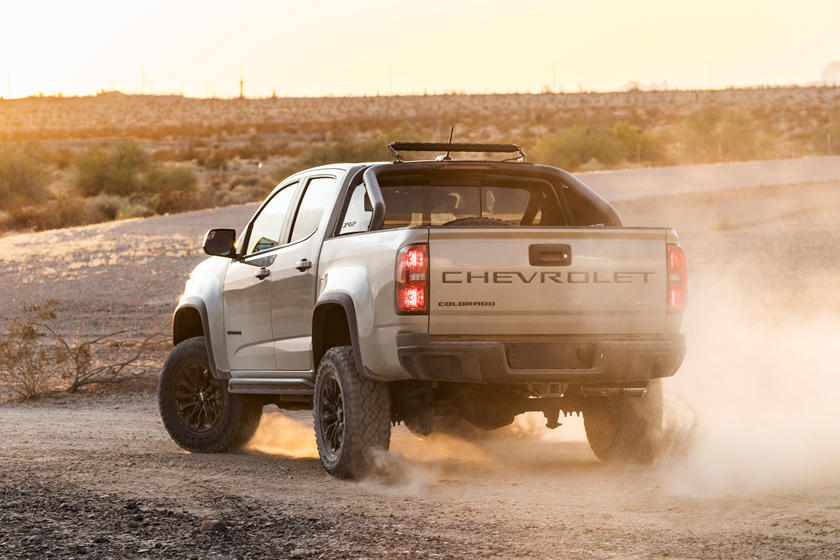 chevrolet_colorado_2022_back
