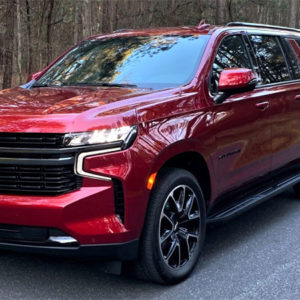 chevrolet_saburban2022_front