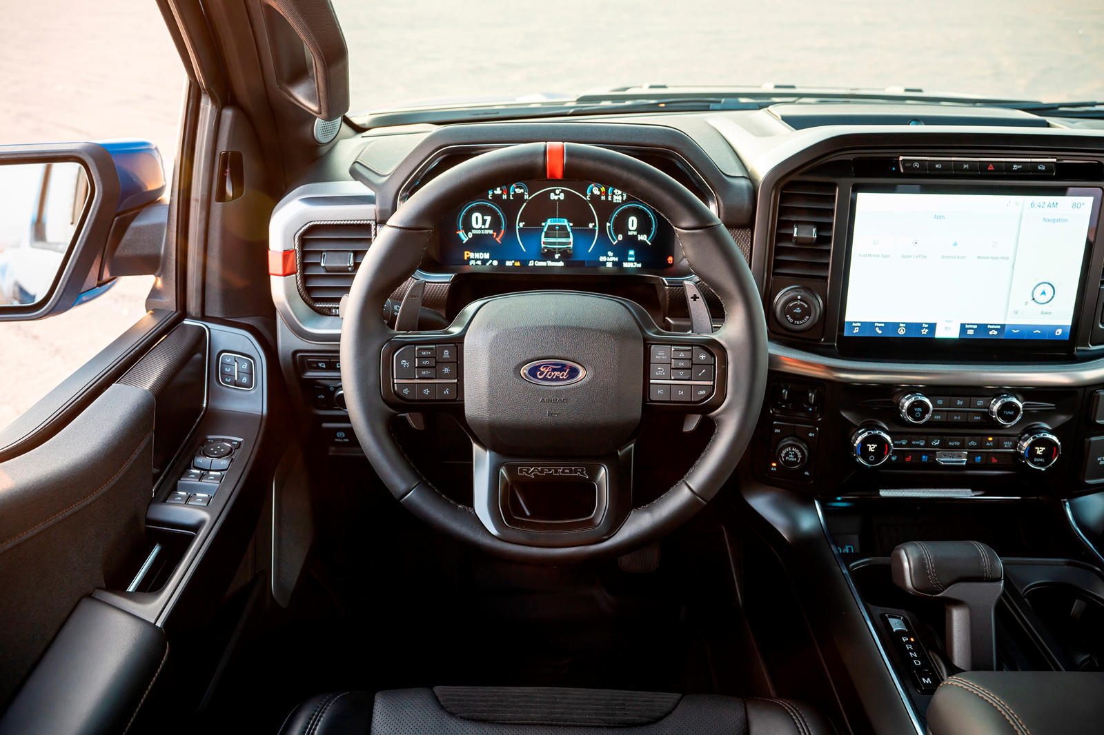 ford_raptor_salon1