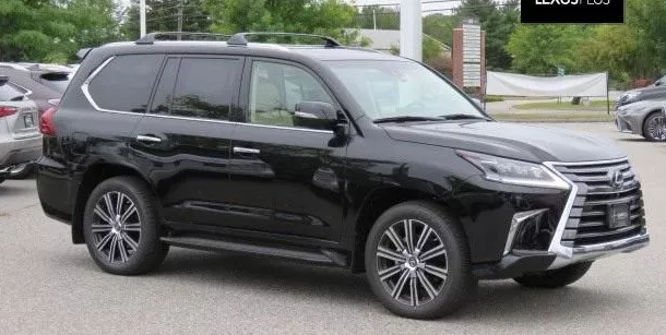2021 Lexus LX 570_right_
