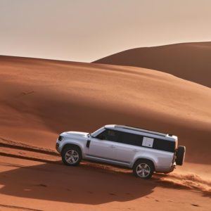 Land Rover Defender 2023