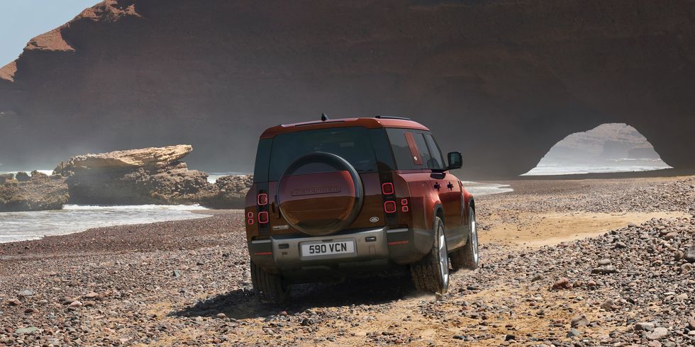 Land Rover Defender 2023