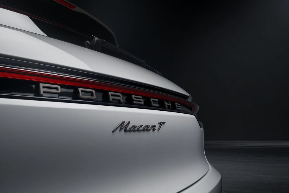 2023-porsche-macan