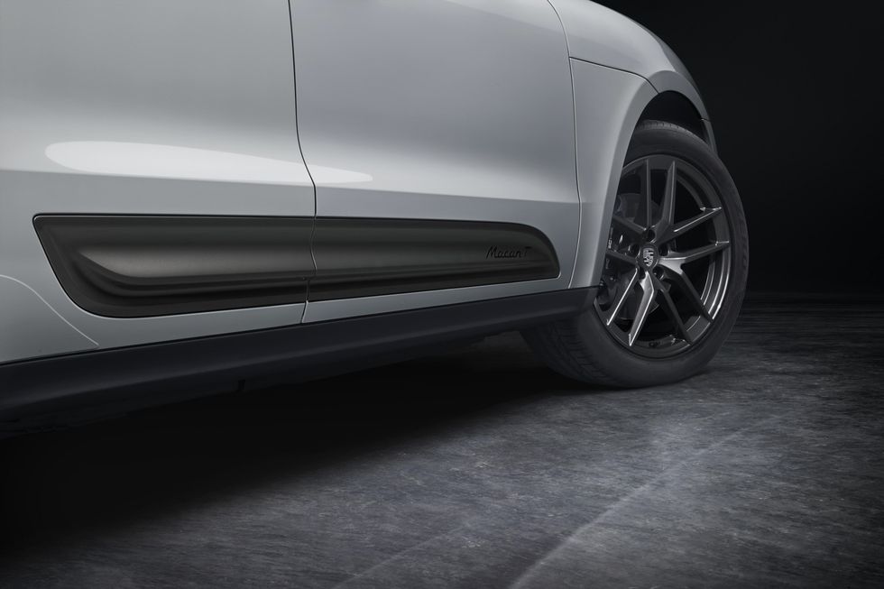 2023-porsche-macan