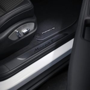 2023-porsche-macan