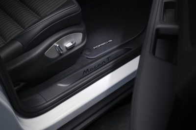 2023-porsche-macan