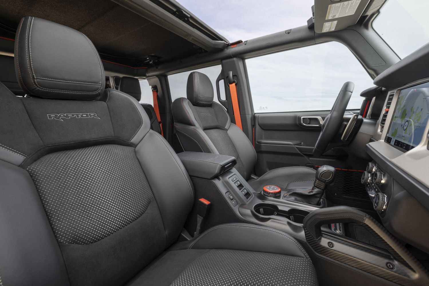 Ford-Bronco-VI-Four-door (15)