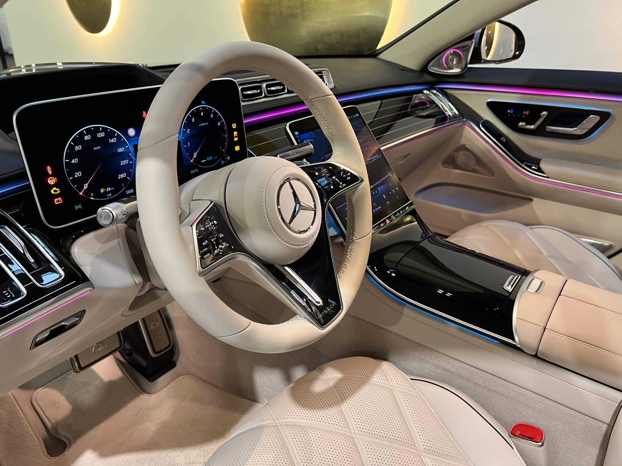 Mercedes Benz S 580 Maybach_salon Mercedes Benz S 580 Maybach