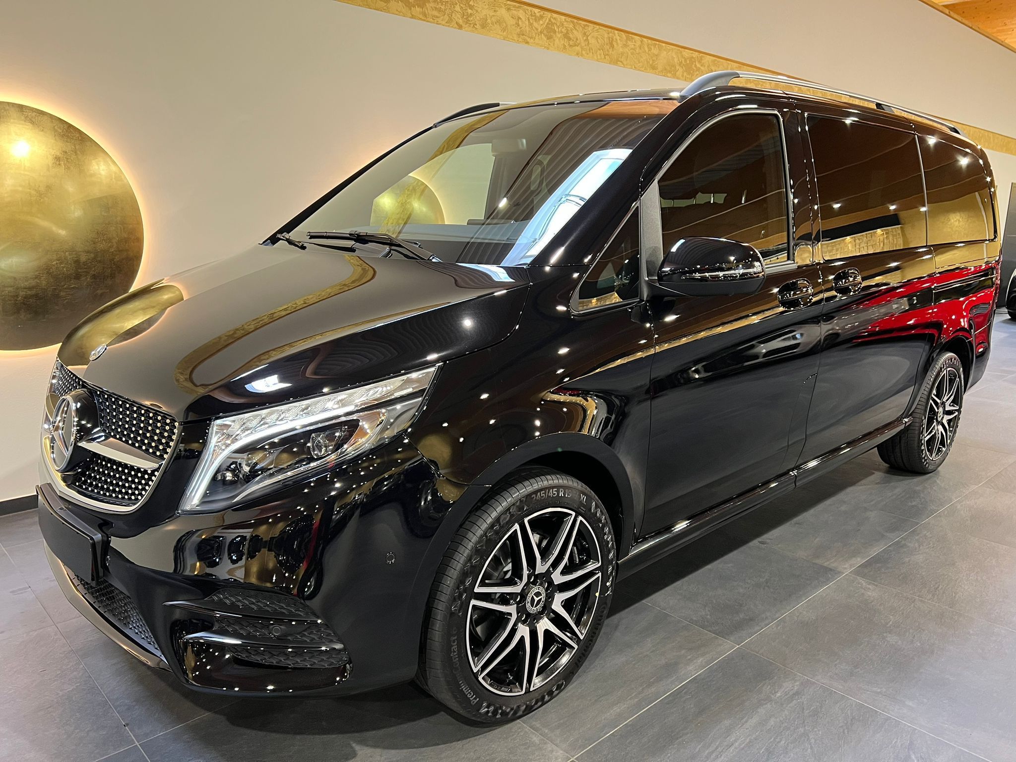 Mercedes V300d 4Matic_left