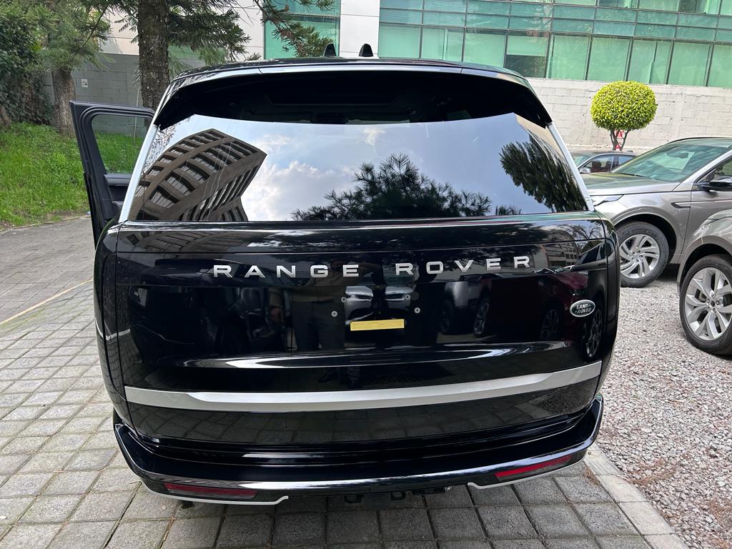 range_rover_2023_back