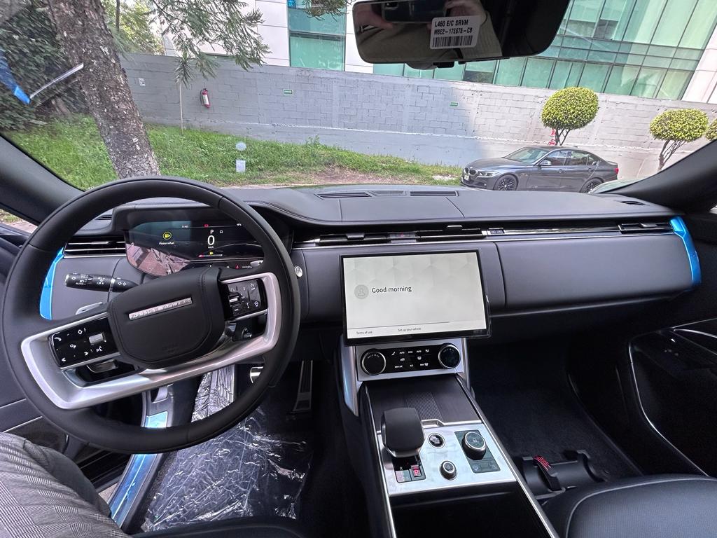 range_rover_2023_front_roul