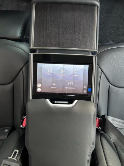 range_rover_2023_front_tv