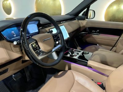 Range_Rover_inside_salon