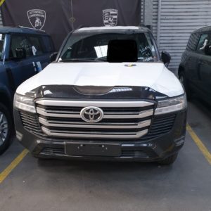 Toyota Land Cruiser 300 2022_black
