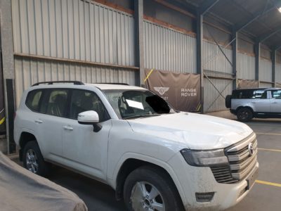 Toyota Land Cruiser 300 2022_front_right